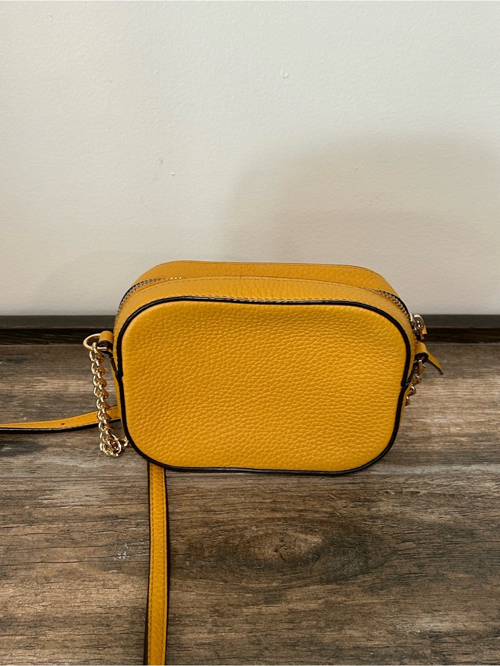 Tory Burch Mini Yellow Crossbody Bag Purse made in India. Gold tone hardware - Picture 8 of 11